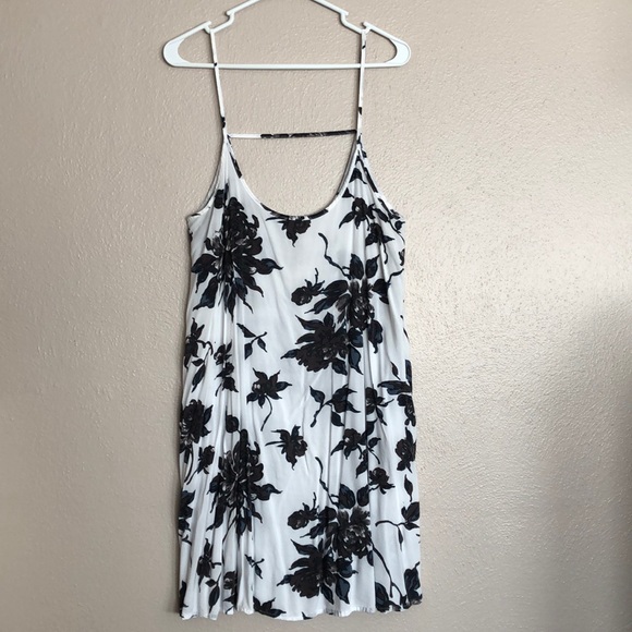 Free People Dresses & Skirts - Spring It On Slip